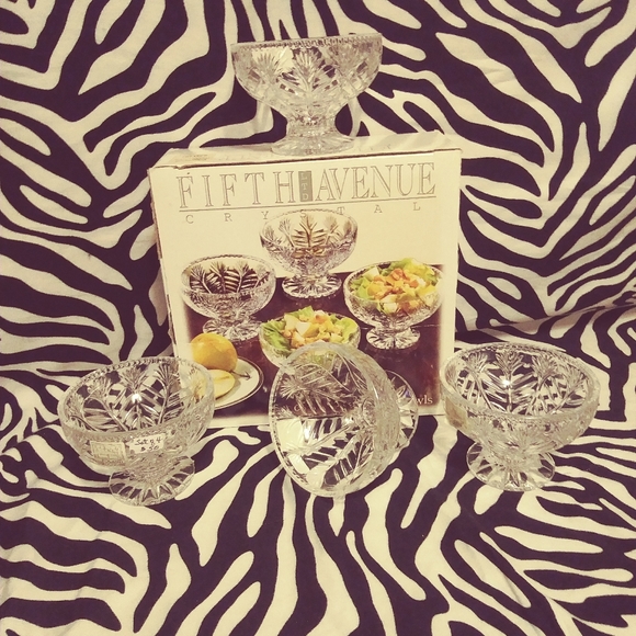 Fifth Avenue "Portico" Lead Crystal Foot Bowls - Picture 4 of 8